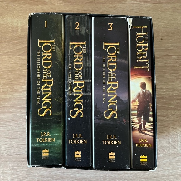 Lord of the Rings & The Hobbit Trilogy Books Box Set - Picture 1 of 5